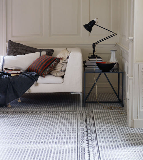 Casino Dealer Patterned Corner Patterned Floor Tiles
