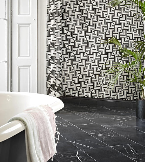 Chequers Court Black